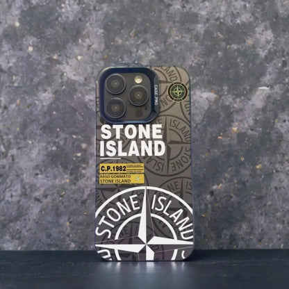 Coque noire Stone Island – design sobre et résistant